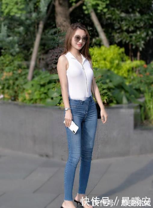 汗马功劳|紧身收腹的“无痕”牛仔裤,为长腿细腰立下汗马功劳