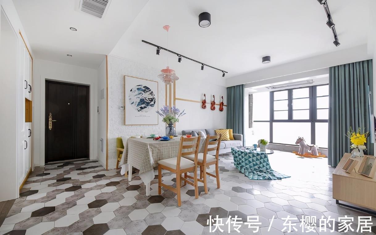 地板|客厅用地板好还是瓷砖好？选错了夫妻闹心，还得砸了重装