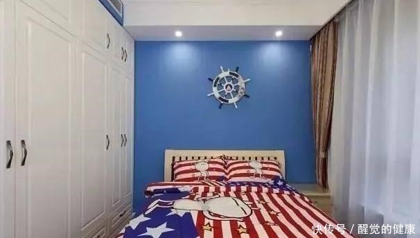 玄关|值得借鉴的轻奢风新房，玄关很“人性化”，简单轻装饰很舒服！