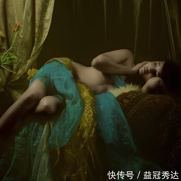 逼真|荷兰艺术家人体油画中的性感女郎,细腻逼真,身材惹火