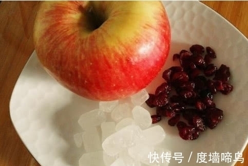 皮肤|苹果和它一起煮,女人坚持吃一个月,去除老雀斑,美白肌肤除口臭