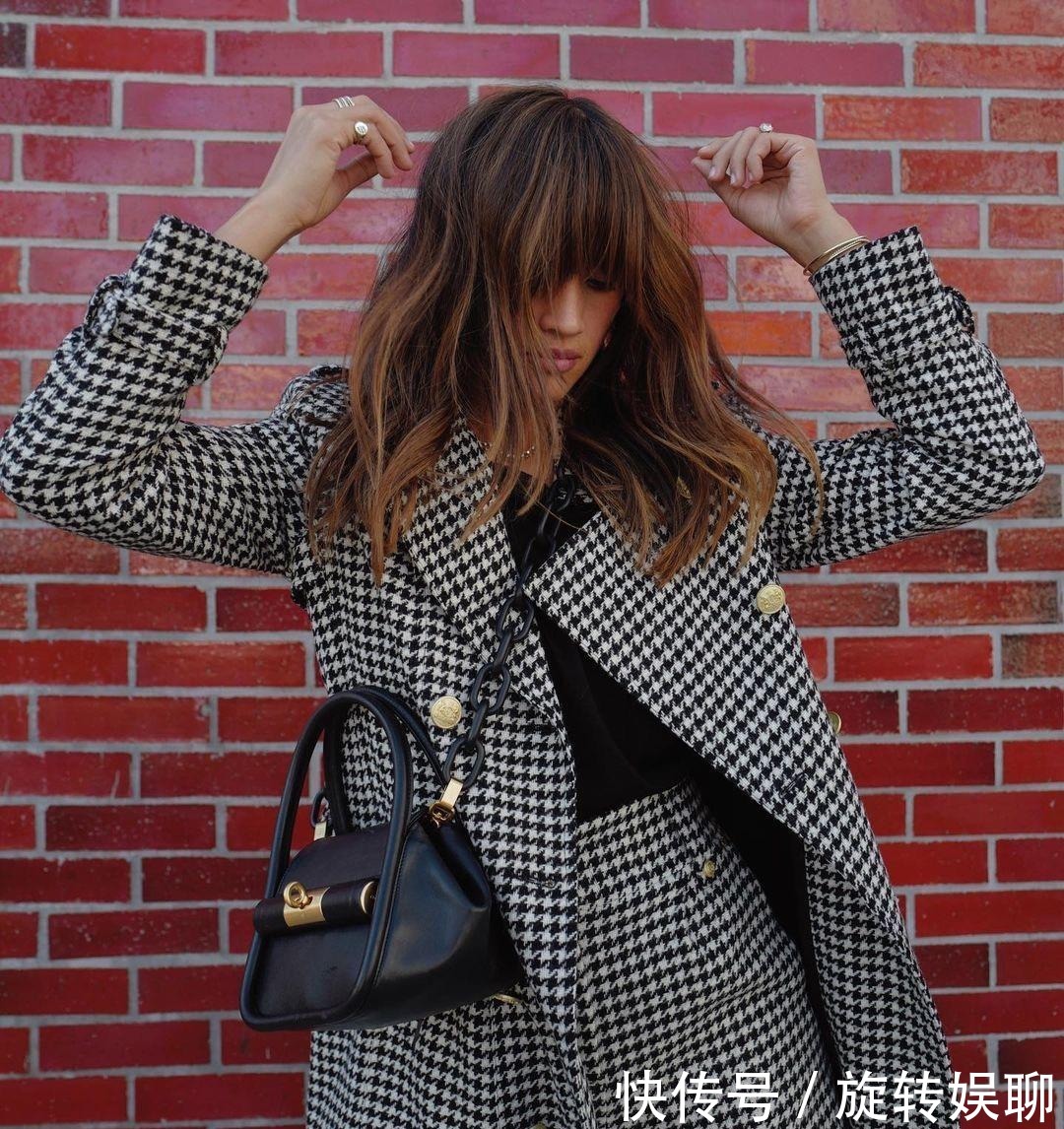 款式|格纹大衣又回来了!今年流行这3种款式,你别说还真好看