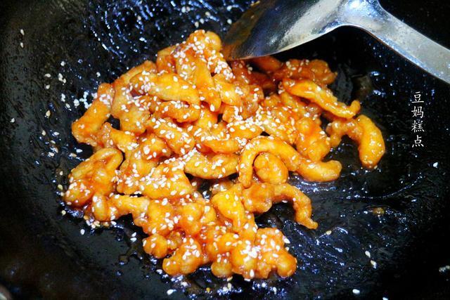 不用腌制,10分钟就做好的糖醋肉,冷了都好吃~