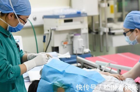 小谭|28岁宝妈顺利生下双胞胎,正准备缝合时大喊等一下,还有一个