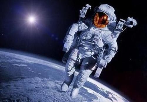 人体 如果宇航员不小心掉入太空,能够生存多长时间?答案很残酷