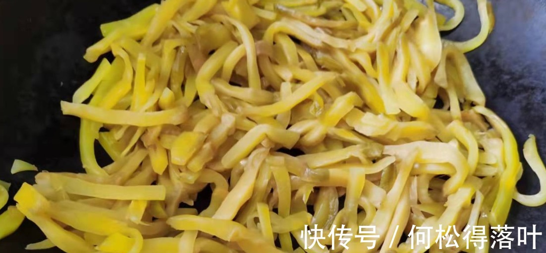 榨菜炒肉丝|榨菜炒肉丝的经典做法,色香味俱全,这就是干饭人的下饭菜!