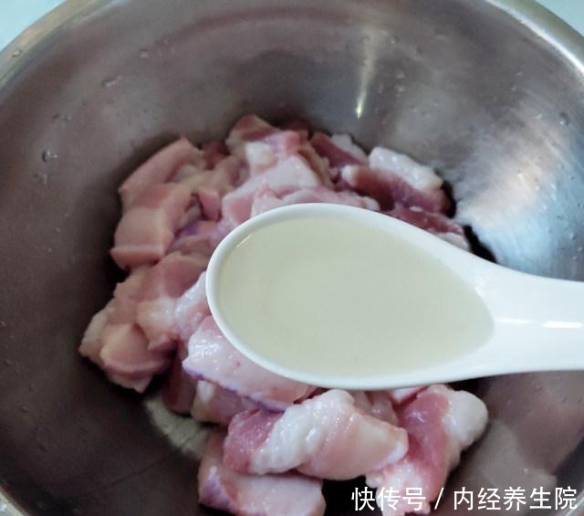 空气炸锅烤蜜汁五花肉，厚切的五花肉，吃得过瘾