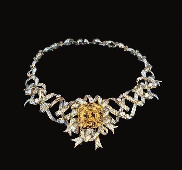 名人以首饰为点缀,用优雅珠宝搭配,从而留下传世般亮丽形象示人