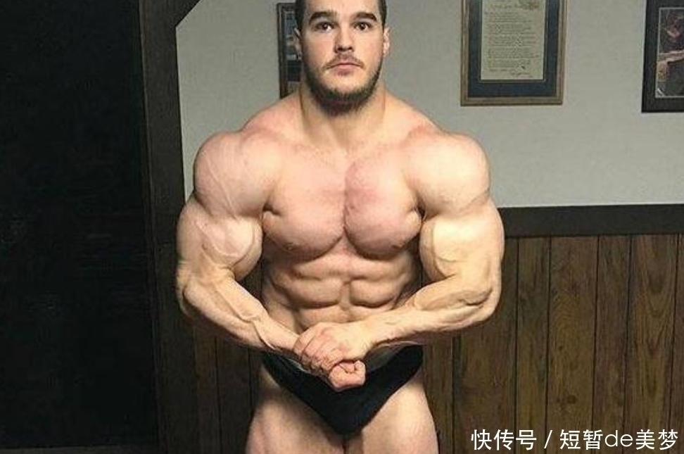 深蹲|健身1年的人和当兵2年的人，身体和肌肉都有什么差别