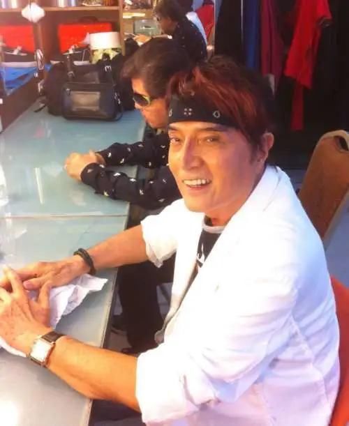 林冲|痛心著名歌手被下病危通知单,患肿瘤命悬一线