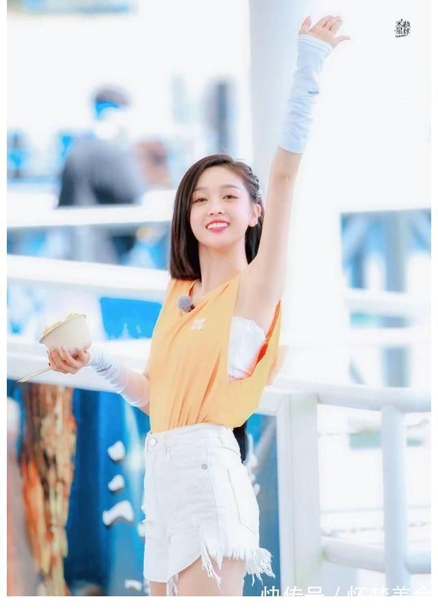 吳宣儀|吳宣儀《奔跑吧》路透，黃色背心白短褲清純可愛，整個人狀態(tài)好好