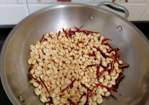 在家自制酒鬼花生,又香又脆又下酒,做法简单快速,一分钟学会