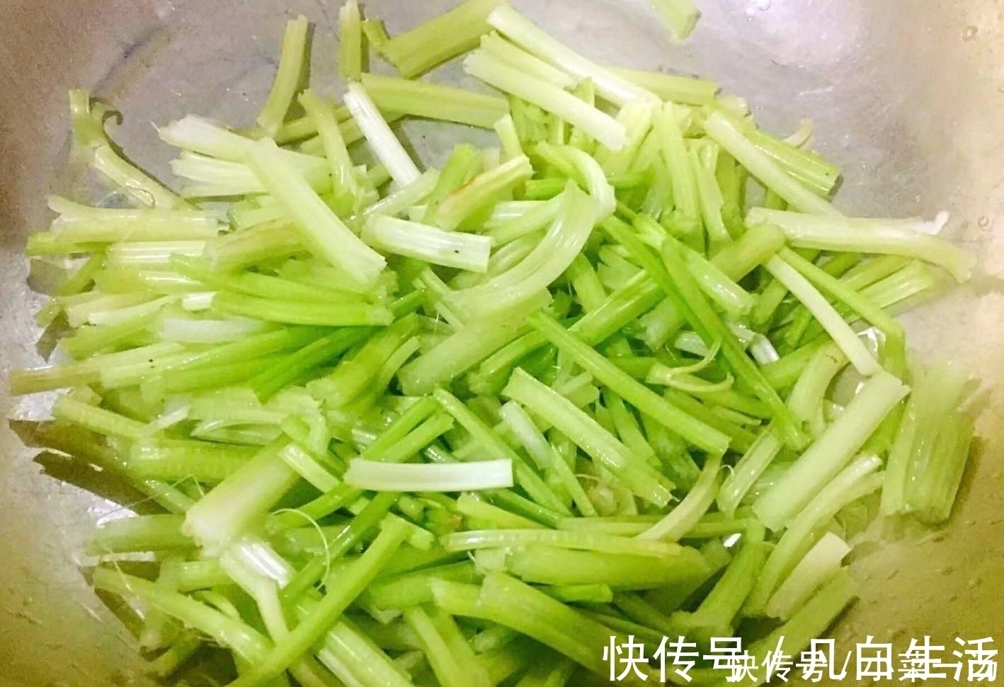 芹菜|冬天吃芹菜好处多多,却有一大禁忌,还有人不清楚,别犯错误了