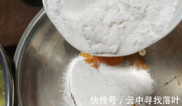 糯米鸡蛋|秋冬时节这样吃糯米,把它做成小蛋糕,细腻柔软,好吃易消化!