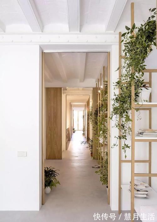 打通|他将2套小户型打通改成4室,做23米柜子,装滑动门,空间无限大