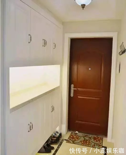 齐家栗子|去朋友家参观,一进门就被鞋柜惊艳到了,真是漂亮又实用!