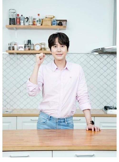 圭賢|Superjunior成員圭賢攜手白宗元出席電視節(jié)目發(fā)布會