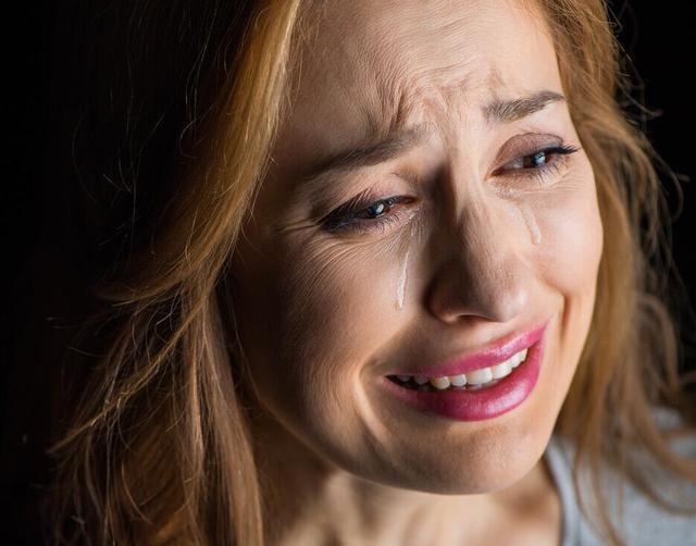 医生|33岁全职妈妈多处长疙瘩,查出宫颈癌,医生3个异象别忽视