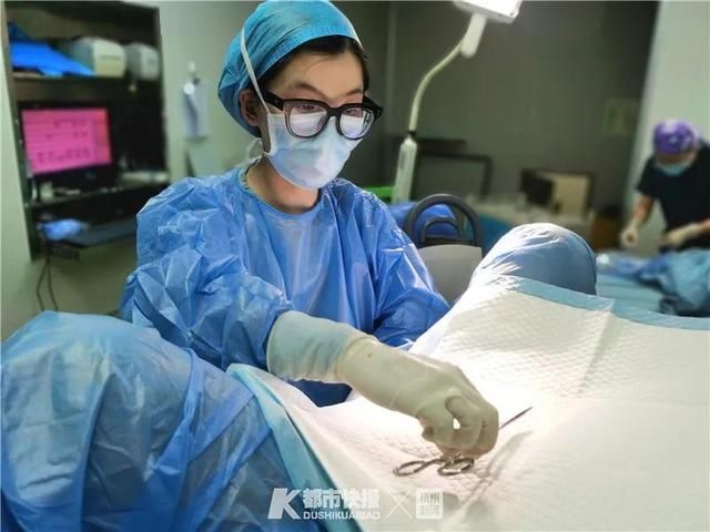 零点33分，结婚8年的他们在杭州迎来“小牛宝宝”！原本小名叫西西，最后改叫西夕