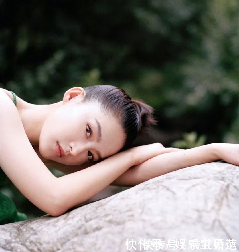 淡颜系|双眼皮、一字眉已经过时了，现在的美女标准是这样……