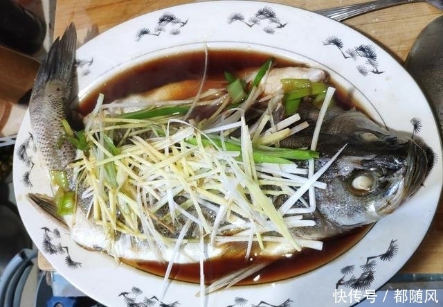 鲈鱼|想吃鱼没有时间做,馋鱼香不会做,试试家常清蒸鲈鱼,就能满足你