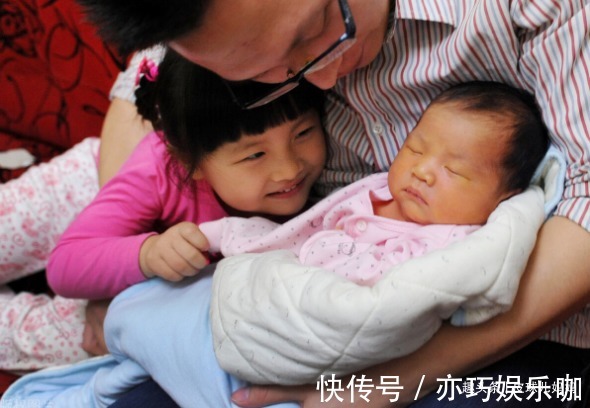 生娃|年轻人不爱生二胎?不出10年,二胎家庭与独生家庭的差距会拉大