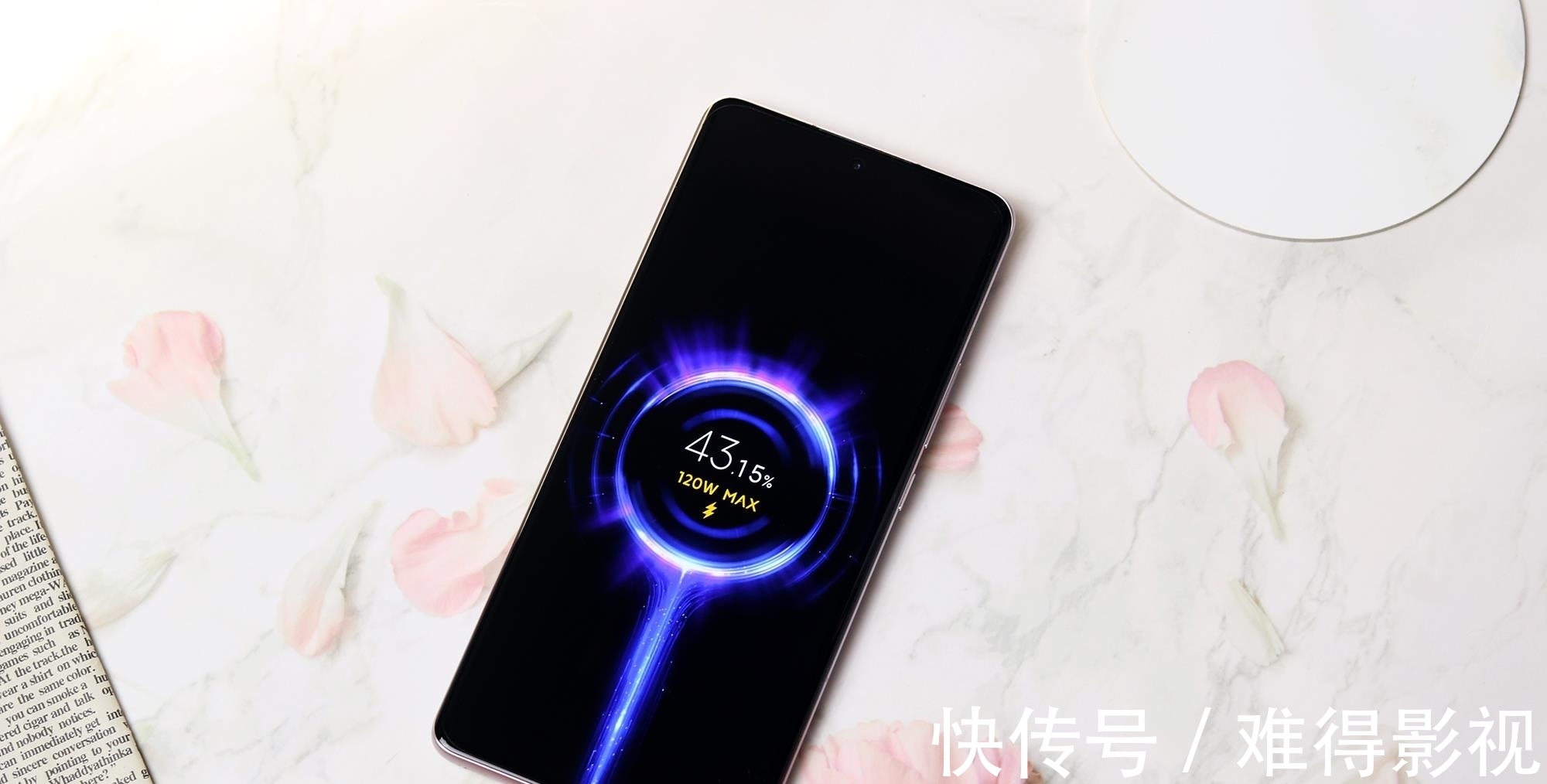 小米12Pro|相差1000元，小米12和小米12 Pro，究竟哪一款更值得入手？