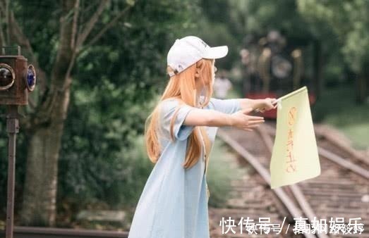 cos|血小板最还原的COS，萝莉外表太可爱，网友：不是男孩子就好