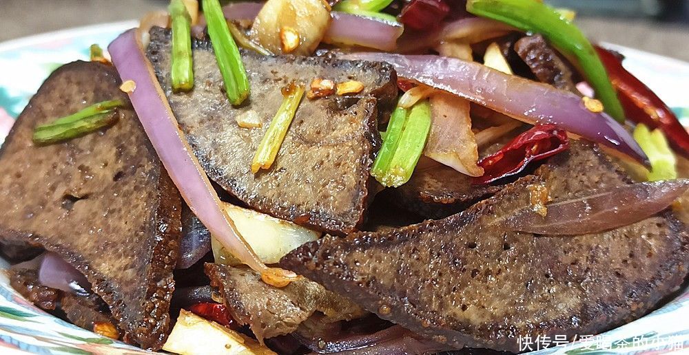  喜欢|猪肝别只会炒着吃，小猫教教你这么做，外酥里嫩，下酒下饭都不错