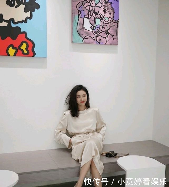 背心|越来越流行极简风穿搭,简简单单的穿搭风格,精致又高级