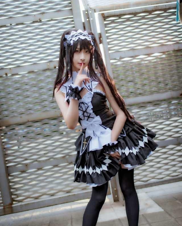 时崎狂三的cosplay，配“黑丝”女仆装的狂三只让人想把她抱回家