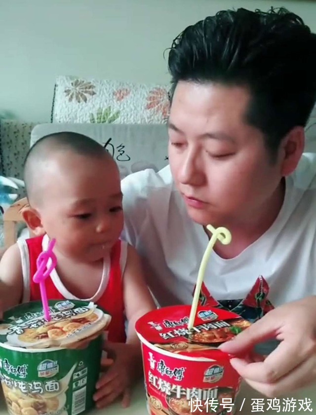 斗智斗勇|“最调皮爸爸”火了,儿子厌食不吃奶,用偷梁换柱的办法套路儿子
