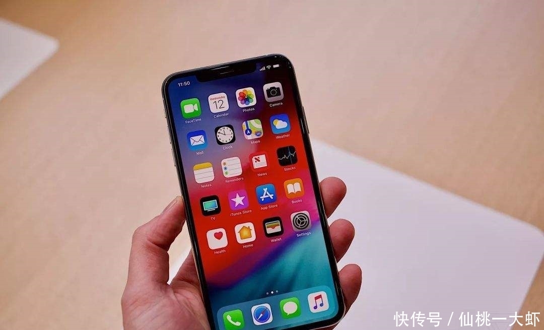 回应|苹果续航彻底崩了？iPhone12两个半小时掉电80%！副总裁给出回应