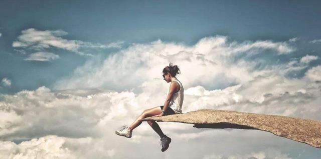 全球最“有欺骗性”的石头，看起来像悬在半空，实际却是角度问题