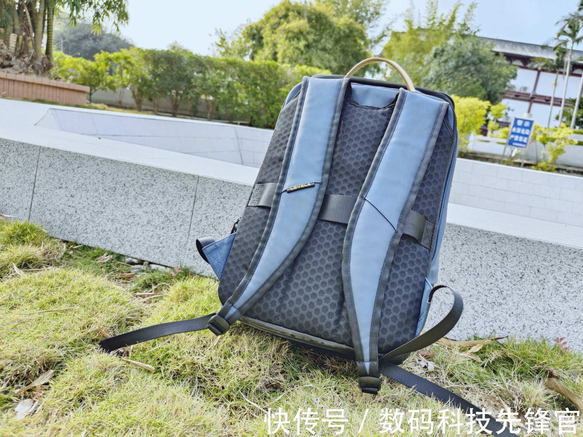 简约时尚 简约时尚,收纳包容乃大,用过最好用的双肩包