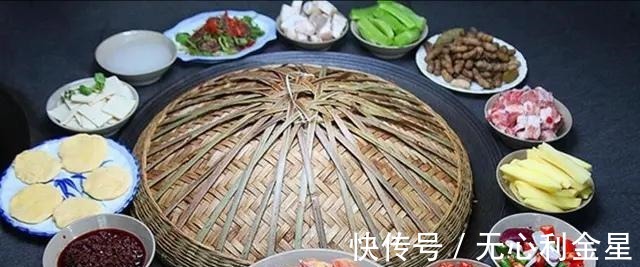 一家10口去吃柴火鸡,一共花了268元,结账时多花了很多钱!