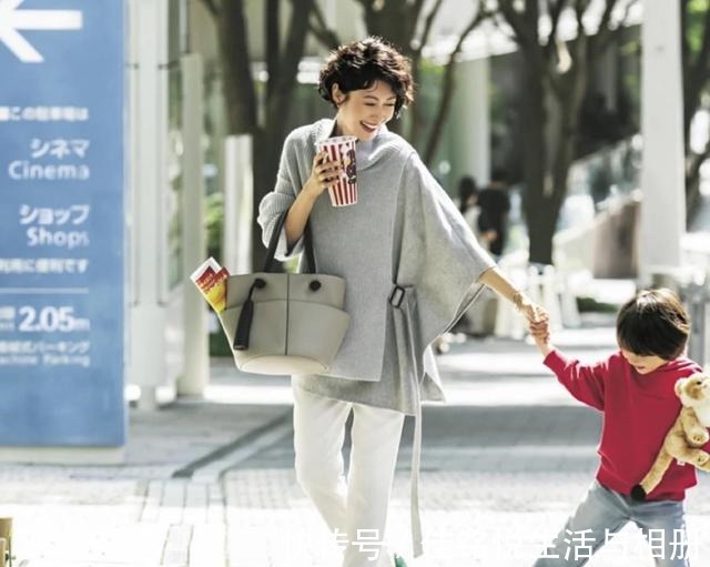 秋冬 日系穿搭也可以没有大衣,“日系辣妈”穿搭思路,教你这样美!