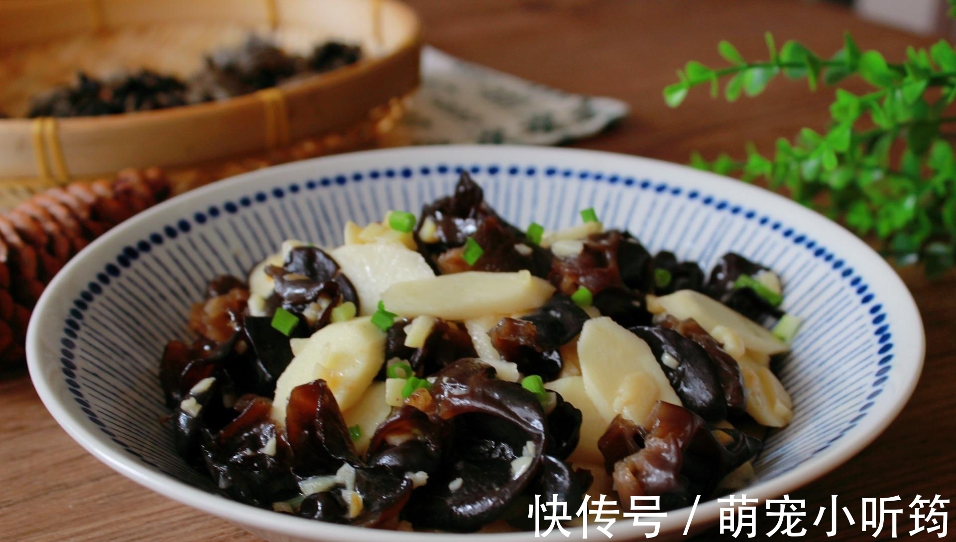 这菜30元一斤,每吃一次,等于给肠胃做大扫除,营养好吃,味道鲜