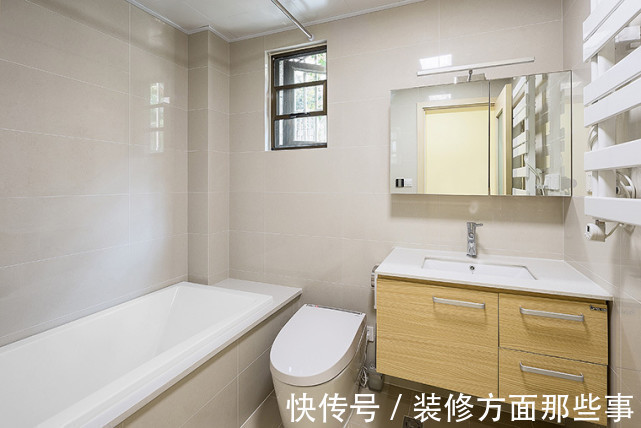 玄关|110平现代简约风三居室,浅色木质电视柜增添一抹现代高级质感