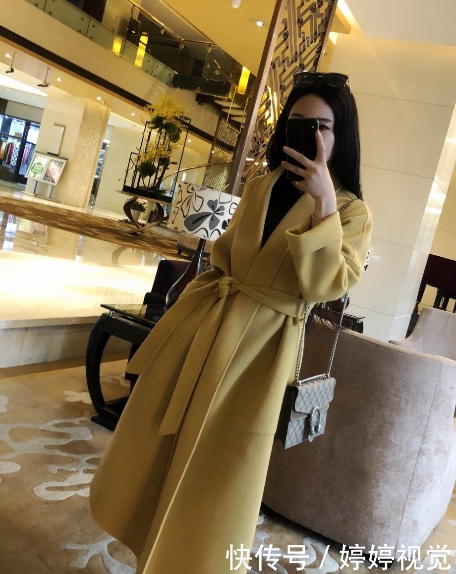 时尚资讯|时髦又显瘦的羊绒大衣,今年流行这样穿,好看又洋气!