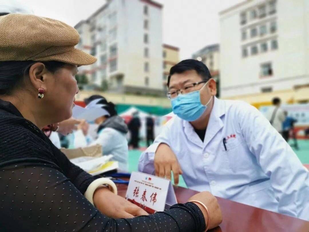 义诊|名医上高原一场“家门口”的专业医疗服务来到了阿坝黑水