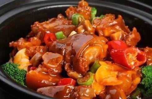 领导来家里做客，媳妇做几道美味家常菜招待，领导说下次还想来