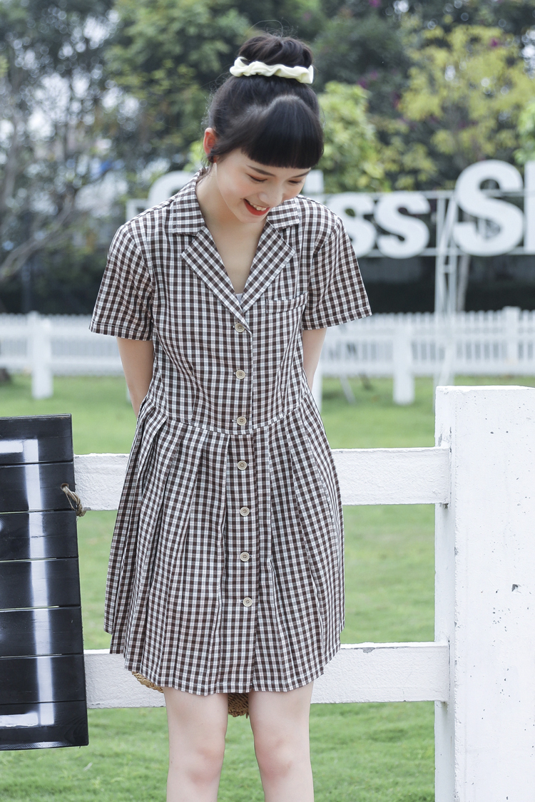 马伊琍穿格子裙也太有味道了吧！减龄又文艺，馋得只想赶紧买一件