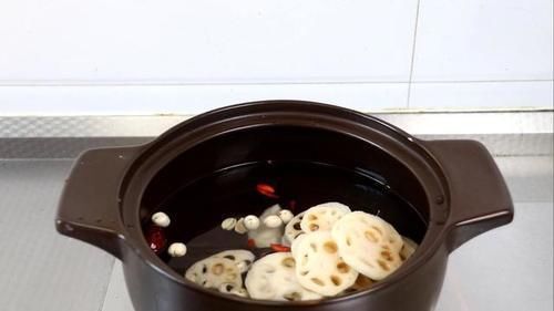 养心|气血不足,失眠,教你1款汤,生血养血,养心安神,气色更好