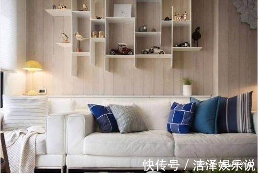 墙壁|客厅摆放沙发有技巧,只是简单的离开墙壁十公分,效果完全不一样