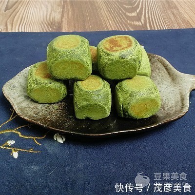 第三个抹茶味食谱,抹茶麻薯仙豆糕教程,自己制作来这么简单。
