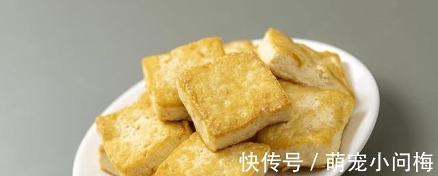 煎豆腐直接下锅,豆腐就毁了,掌握这4个技巧,豆腐不碎不粘锅