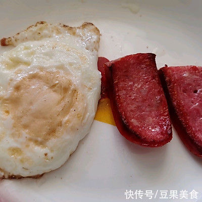 面包片|这道三明治 简单早餐，分分钟光盘