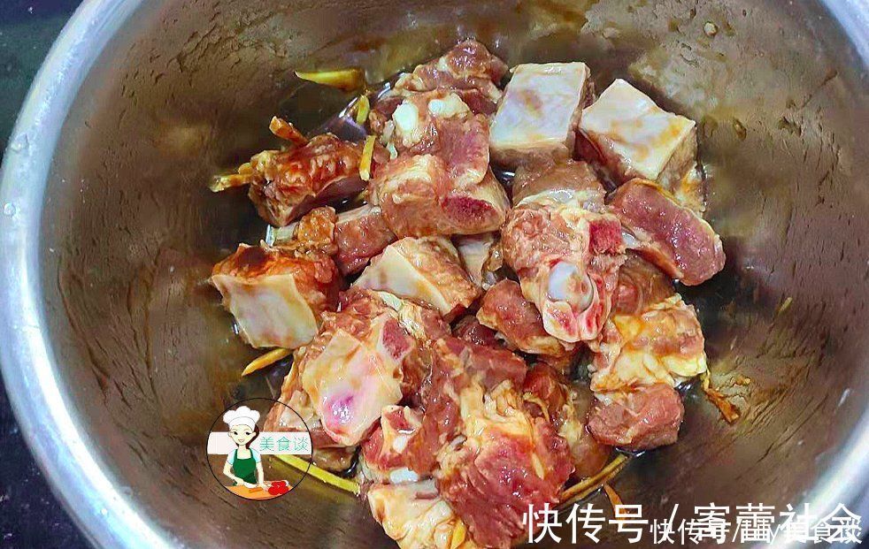 明日进入腊月，这肉记得要多吃，鲜香又营养，炖一锅上桌太鲜美了