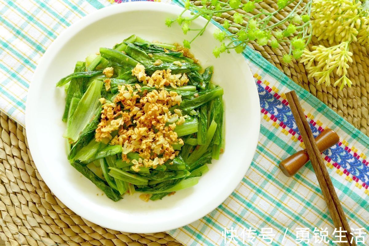 蒜瓣|油麦菜口感清爽，搭配蒜蓉素炒，太好吃了